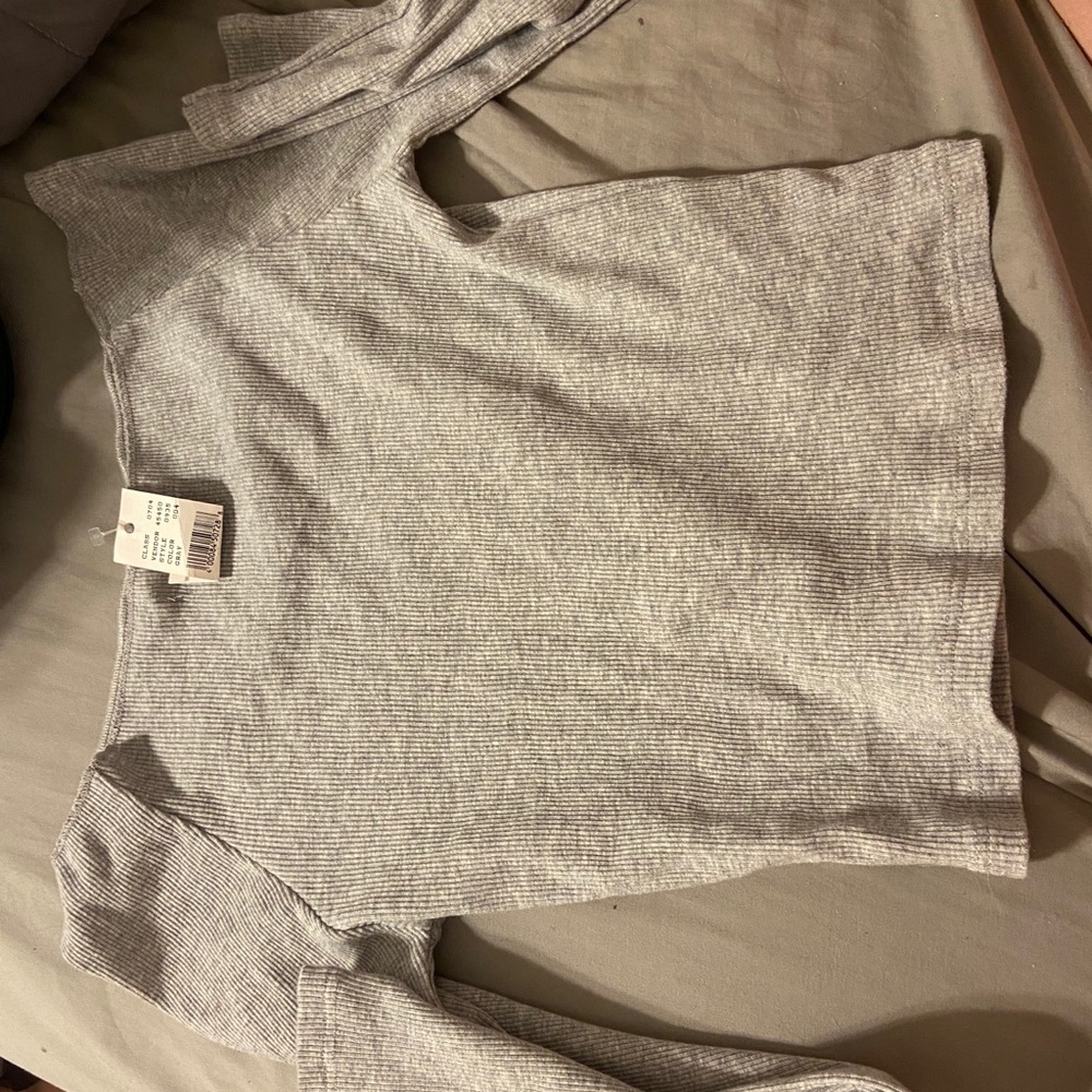 Brandy Melville Off the Shoulder Crop Top